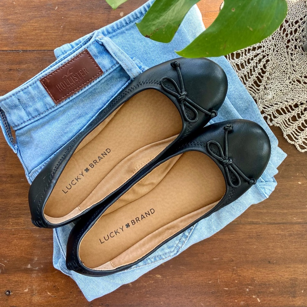 SALE ❤️ Lucky Brand Black Flats
